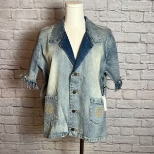 Honor The Gift Women's Medium Light Wash Denim Camp Shirt Jacket Streetwear